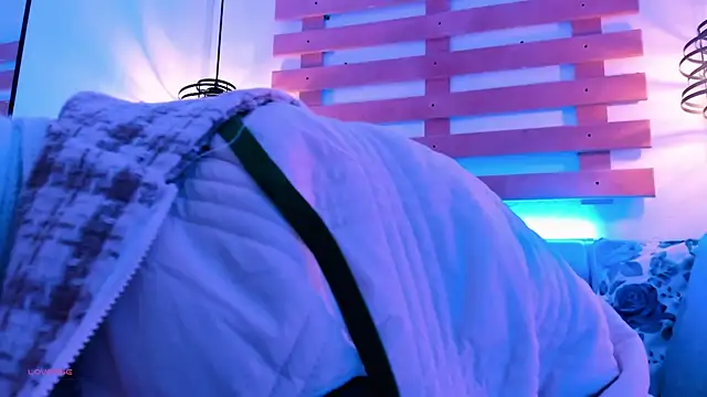 ArianaSantana online show from October 2, 2025, 12:52 pm