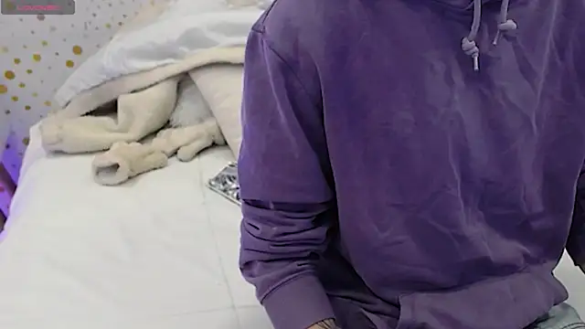 ArianaSantana online show from October 19, 2025, 12:41 pm