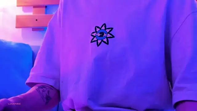 ArianaSantana online show from October 22, 2025, 12:37 pm