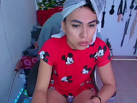 Snapshot of missblu chatting on February 19, 2026, 5:43 pm missblu online show from February 19, 2026, 5:43 pm