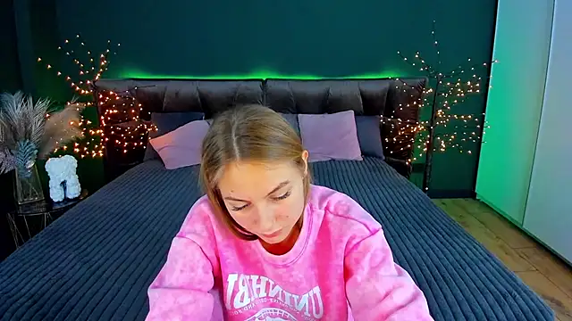 Snapshot of MilaAddams chatting on November 15, 2025, 6:50 am MilaAddams online show from November 15, 2025, 6:50 am