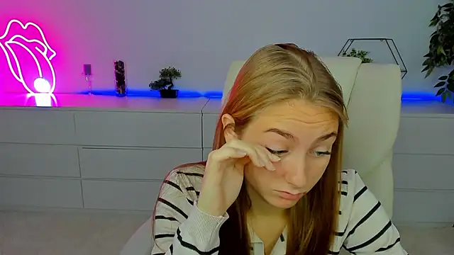 Snapshot of MilaAddams chatting on October 9, 2025, 5:41 am MilaAddams online show from October 9, 2025, 5:41 am