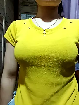 Snapshot of LucyyLy chatting on October 1, 2025, 1:22 am LucyyLy online show from October 1, 2025, 1:22 am