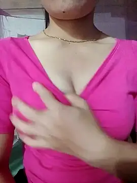 Snapshot of LucyyLy chatting on October 19, 2025, 11:51 pm LucyyLy online show from October 19, 2025, 11:51 pm