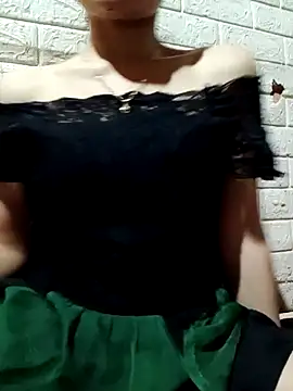 Snapshot of LucyyLy chatting on October 4, 2025, 12:17 pm LucyyLy online show from October 4, 2025, 12:17 pm