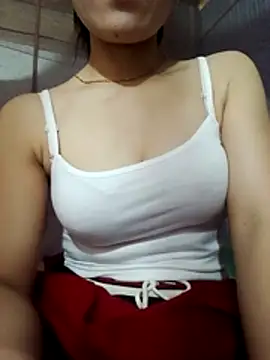 Snapshot of LucyyLy chatting on October 28, 2025, 12:22 am LucyyLy online show from October 28, 2025, 12:22 am