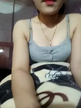 Snapshot of LucyyLy chatting on November 25, 2025, 12:44 am LucyyLy online show from November 25, 2025, 12:44 am