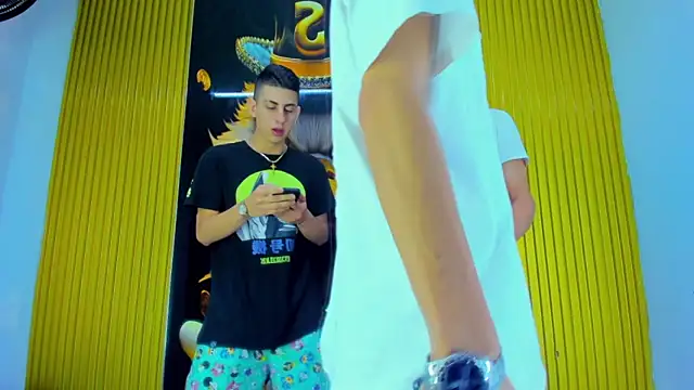 Dante Brown1  online show from December 15, 2025, 5:02 am