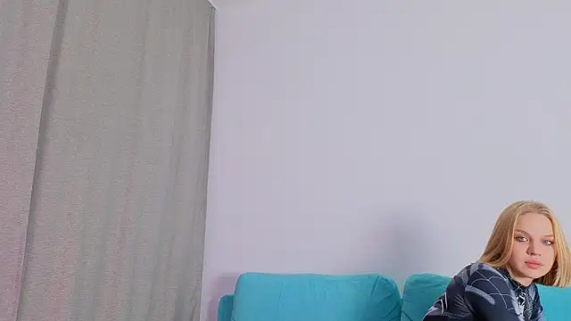 Snapshot of LuxyLust chatting on November 14, 2025, 5:05 pm LuxyLust online show from November 14, 2025, 5:05 pm