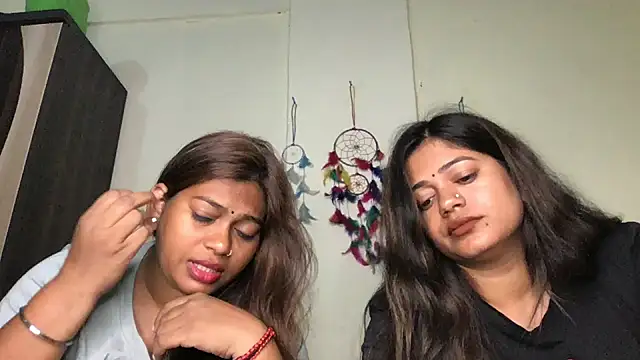 Snapshot of HoleyCoupon chatting on February 25, 2026, 6:52 pm HoleyCoupon online show from February 25, 2026, 6:52 pm