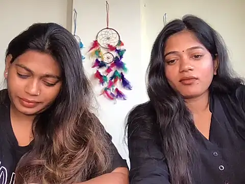 Snapshot of HoleyCoupon chatting on January 16, 2026, 9:24 am HoleyCoupon online show from January 16, 2026, 9:24 am