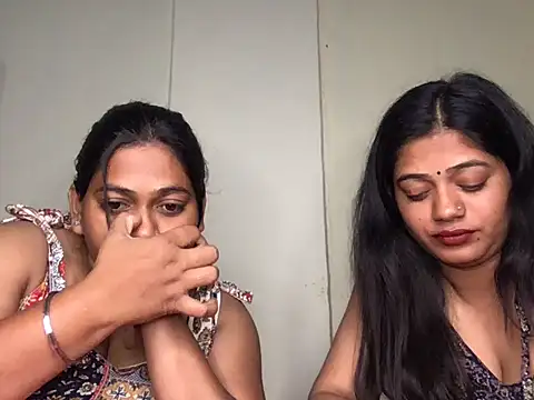 Snapshot of HoleyCoupon chatting on January 9, 2026, 5:20 pm HoleyCoupon online show from January 9, 2026, 5:20 pm