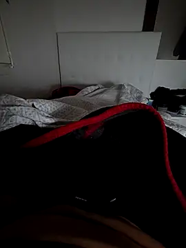 Yazaza1999 online show from December 15, 2025, 8:47 pm