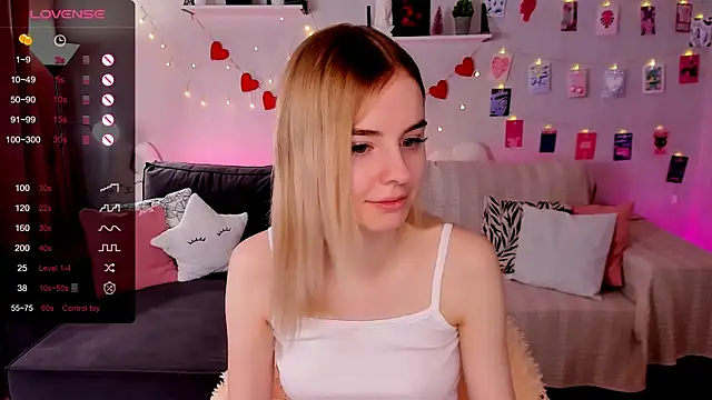 LillianShine online show from February 18, 2026, 2:31 am