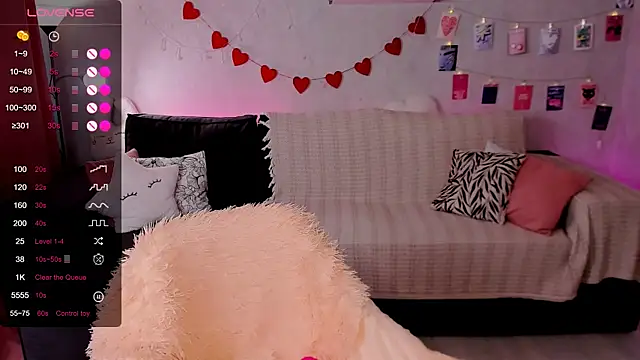 Snapshot of LillianShine chatting on July 5, 2026, 4:19 am LillianShine online show from July 5, 2026, 4:19 am