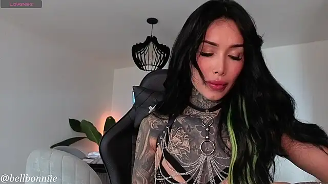 Snapshot of belllbonniie chatting on November 20, 2025, 7:36 pm belllbonniie online show from November 20, 2025, 7:36 pm