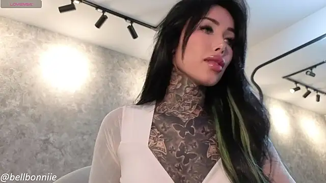 Snapshot of belllbonniie chatting on November 14, 2025, 2:26 am belllbonniie online show from November 14, 2025, 2:26 am