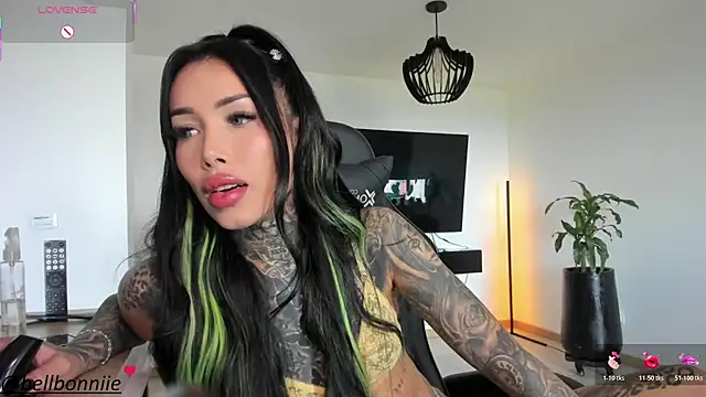 Snapshot of belllbonniie chatting on November 15, 2025, 6:12 pm belllbonniie online show from November 15, 2025, 6:12 pm