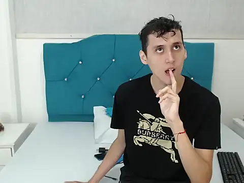 Snapshot of LuigiMarchetti chatting on November 28, 2025, 7:47 pm LuigiMarchetti online show from November 28, 2025, 7:47 pm