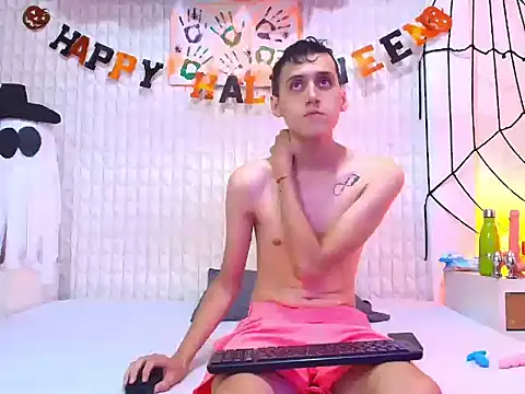 Snapshot of LuigiMarchetti chatting on October 29, 2025, 8:52 pm LuigiMarchetti online show from October 29, 2025, 8:52 pm