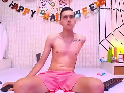 Snapshot of LuigiMarchetti chatting on October 29, 2025, 8:24 am LuigiMarchetti online show from October 29, 2025, 8:24 am