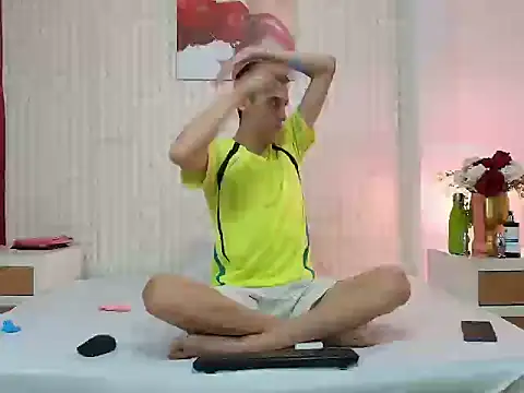 Snapshot of LuigiMarchetti chatting on November 12, 2025, 7:40 pm LuigiMarchetti online show from November 12, 2025, 7:40 pm