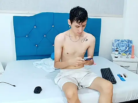 Snapshot of LuigiMarchetti chatting on December 1, 2025, 7:26 pm LuigiMarchetti online show from December 1, 2025, 7:26 pm