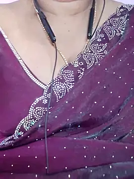 Snapshot of Tamil_Azhaghi25 chatting on February 4, 2026, 6:08 am Tamil Azhaghi25 online show from February 4, 2026, 6:08 am