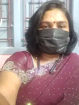 Snapshot of Tamil_Azhaghi25 chatting on June 2, 2026, 5:24 pm Tamil Azhaghi25 online show from June 2, 2026, 5:24 pm