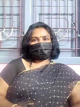 Snapshot of Tamil_Azhaghi25 chatting on May 17, 2026, 5:35 pm Tamil Azhaghi25 online show from May 17, 2026, 5:35 pm