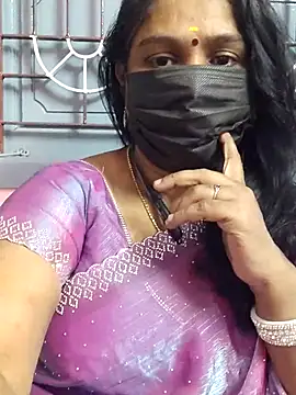 Snapshot of Tamil_Azhaghi25 chatting on December 18, 2025, 6:45 pm Tamil Azhaghi25 online show from December 18, 2025, 6:45 pm
