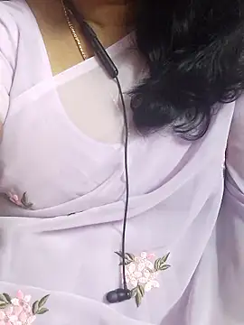 Snapshot of Tamil_Azhaghi25 chatting on January 11, 2026, 7:10 pm Tamil Azhaghi25 online show from January 11, 2026, 7:10 pm