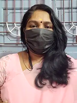 Snapshot of Tamil_Azhaghi25 chatting on December 17, 2025, 6:24 pm Tamil Azhaghi25 online show from December 17, 2025, 6:24 pm