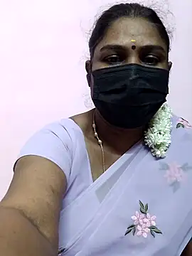 Snapshot of Tamil_Azhaghi25 chatting on October 25, 2025, 5:57 pm Tamil Azhaghi25 online show from October 25, 2025, 5:57 pm