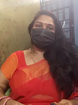 Snapshot of Tamil_Azhaghi25 chatting on November 1, 2025, 5:47 am Tamil Azhaghi25 online show from November 1, 2025, 5:47 am