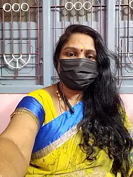 Snapshot of Tamil_Azhaghi25 chatting on November 2, 2025, 6:35 pm Tamil Azhaghi25 online show from November 2, 2025, 6:35 pm