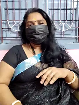 Snapshot of Tamil_Azhaghi25 chatting on December 13, 2025, 8:04 pm Tamil Azhaghi25 online show from December 13, 2025, 8:04 pm