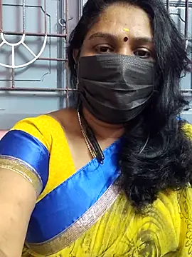 Snapshot of Tamil_Azhaghi25 chatting on December 5, 2025, 7:34 pm Tamil Azhaghi25 online show from December 5, 2025, 7:34 pm