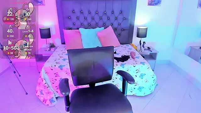 dulce fresa  online show from October 30, 2025, 2:54 am