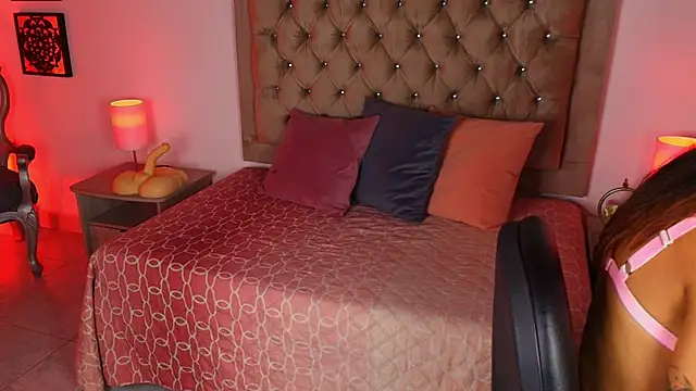 dulce fresa  online show from December 5, 2025, 12:26 pm