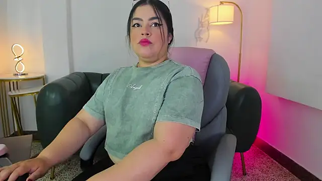 Snapshot of Miss_Francheska chatting on January 15, 2026, 12:19 pm Miss Francheska online show from January 15, 2026, 12:19 pm