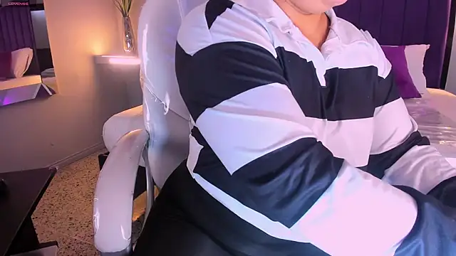 Miss Francheska online show from March 6, 2026, 12:33 pm