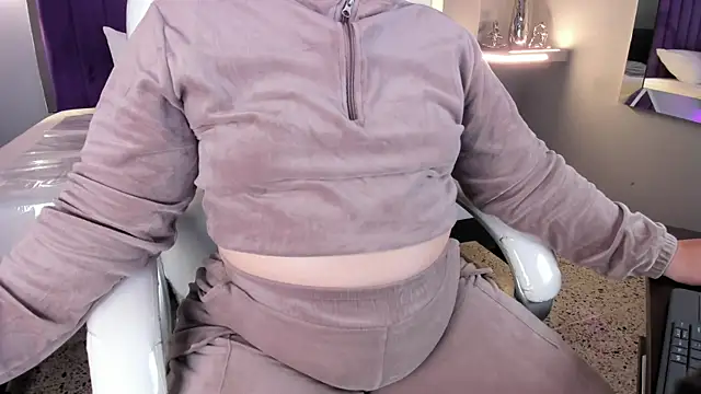 Miss Francheska online show from March 20, 2026, 11:55 am