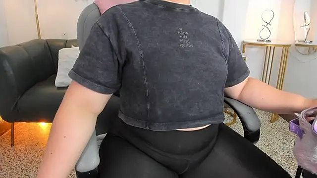 Snapshot of Miss_Francheska chatting on January 9, 2026, 12:01 pm Miss Francheska online show from January 9, 2026, 12:01 pm