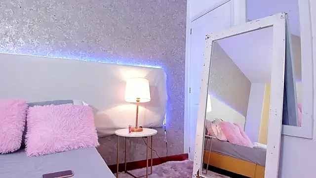 AnniieCooper online show from March 28, 2026, 1:34 pm