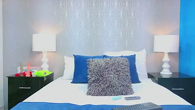 Snapshot of ZoeWilliis chatting on February 21, 2026, 12:18 pm ZoeWilliis online show from February 21, 2026, 12:18 pm