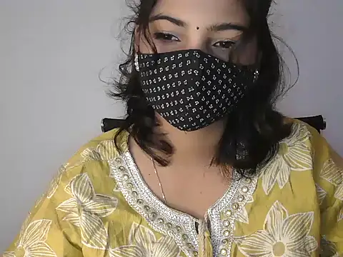 Hott Noor online show from November 6, 2025, 10:08 am