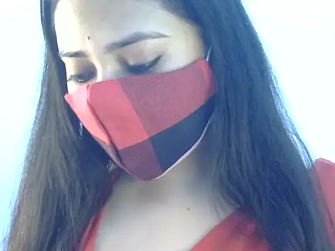 Hott Noor online show from December 19, 2025, 1:57 pm