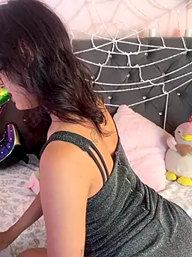 Im Lyan online show from October 24, 2025, 4:17 pm