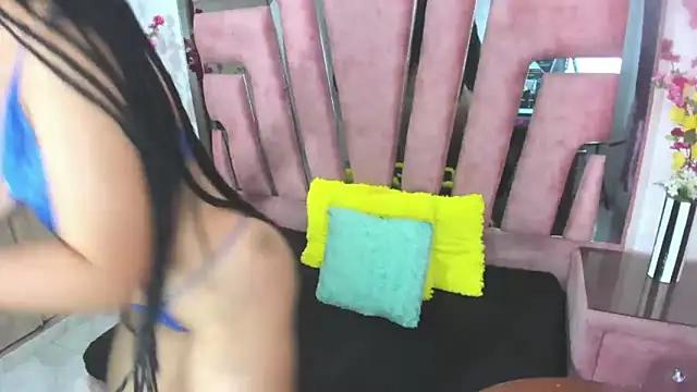 Snapshot of MaraKarly chatting on December 18, 2025, 9:29 pm MaraKarly online show from December 18, 2025, 9:29 pm